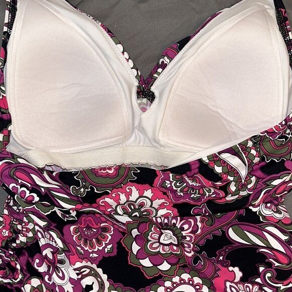 Lands’ End swimsuit top size 6 petite - Picture 7 of 8